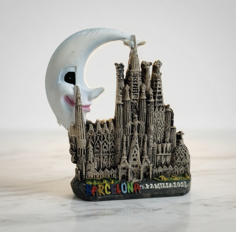 Barcelona Sagrada Familia 2021 Resin Moon Face Candle Holder Souvenir 3.2" VG